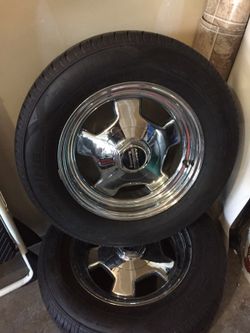 Set of 2 wheels and tires