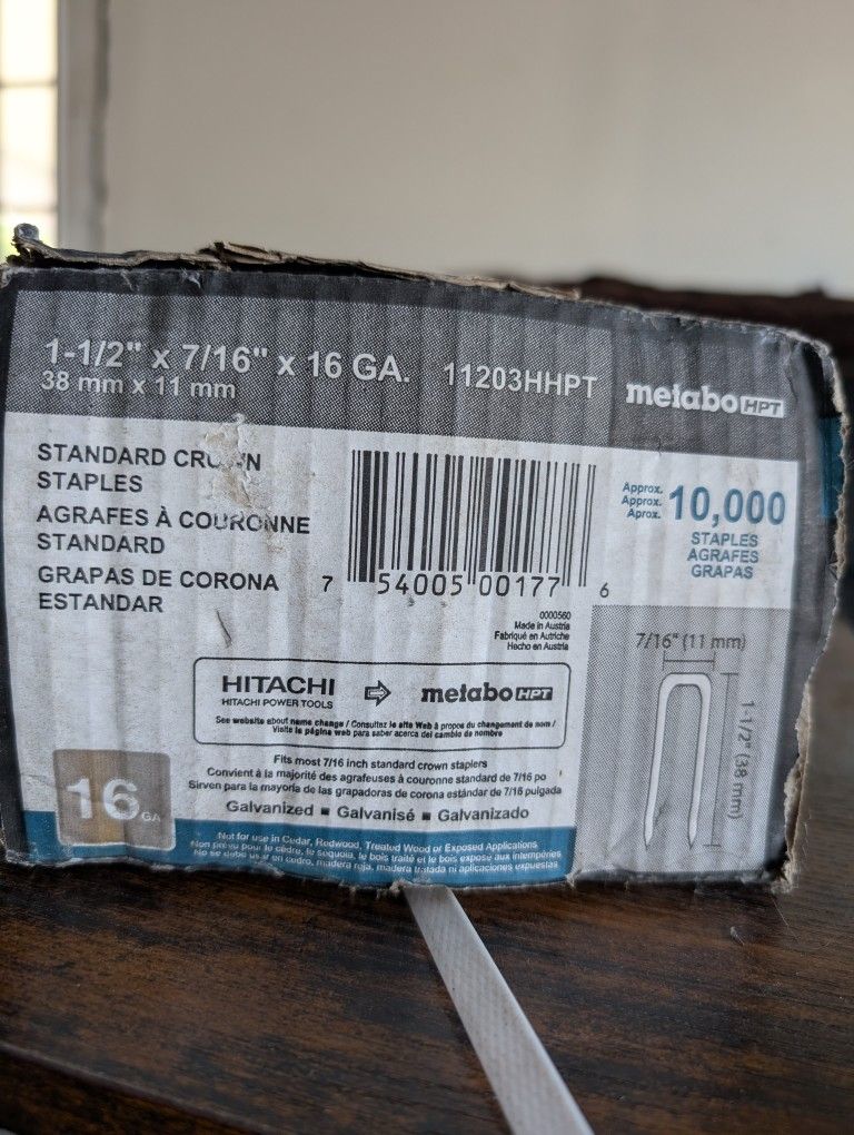 Metabo HPT Grapas | 7/16 pulgadas x 1-1/2 pulgadas | Corona estándar | Calibre 16 | Electro galvanizado | 10,000 unidades | 11203HHPT