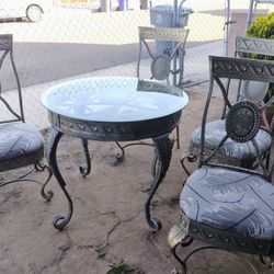 Dining Table  w/4 Chairs 