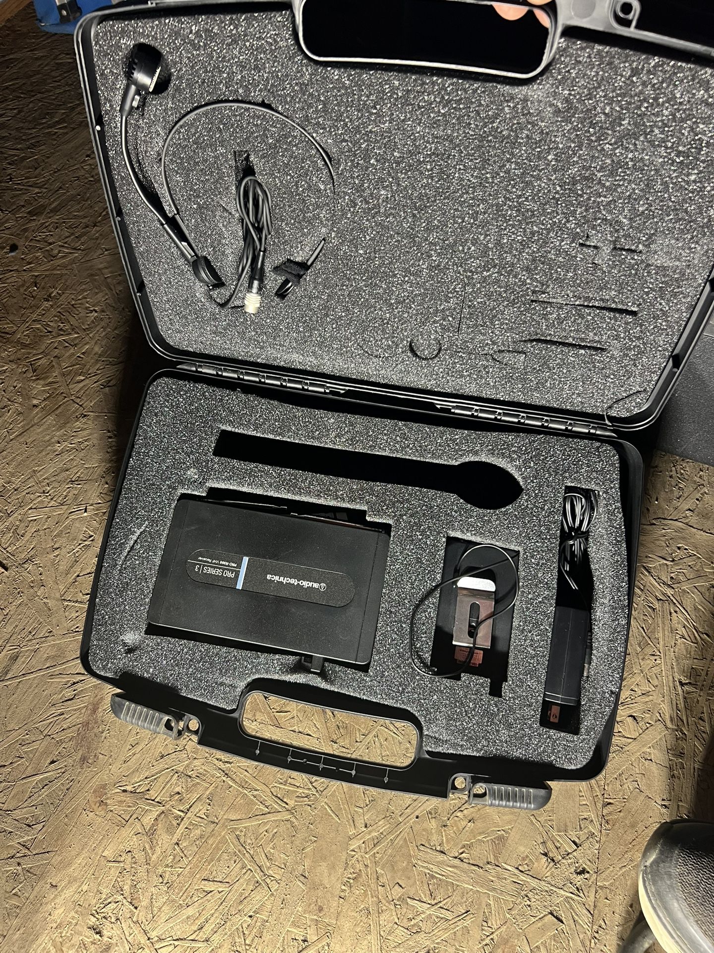 Audio Technica Micrófono De Diadema Wireless $200