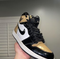 Jordan 1 Gold Toes