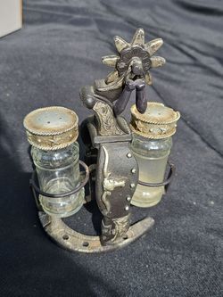 Western salt and pepper shaker