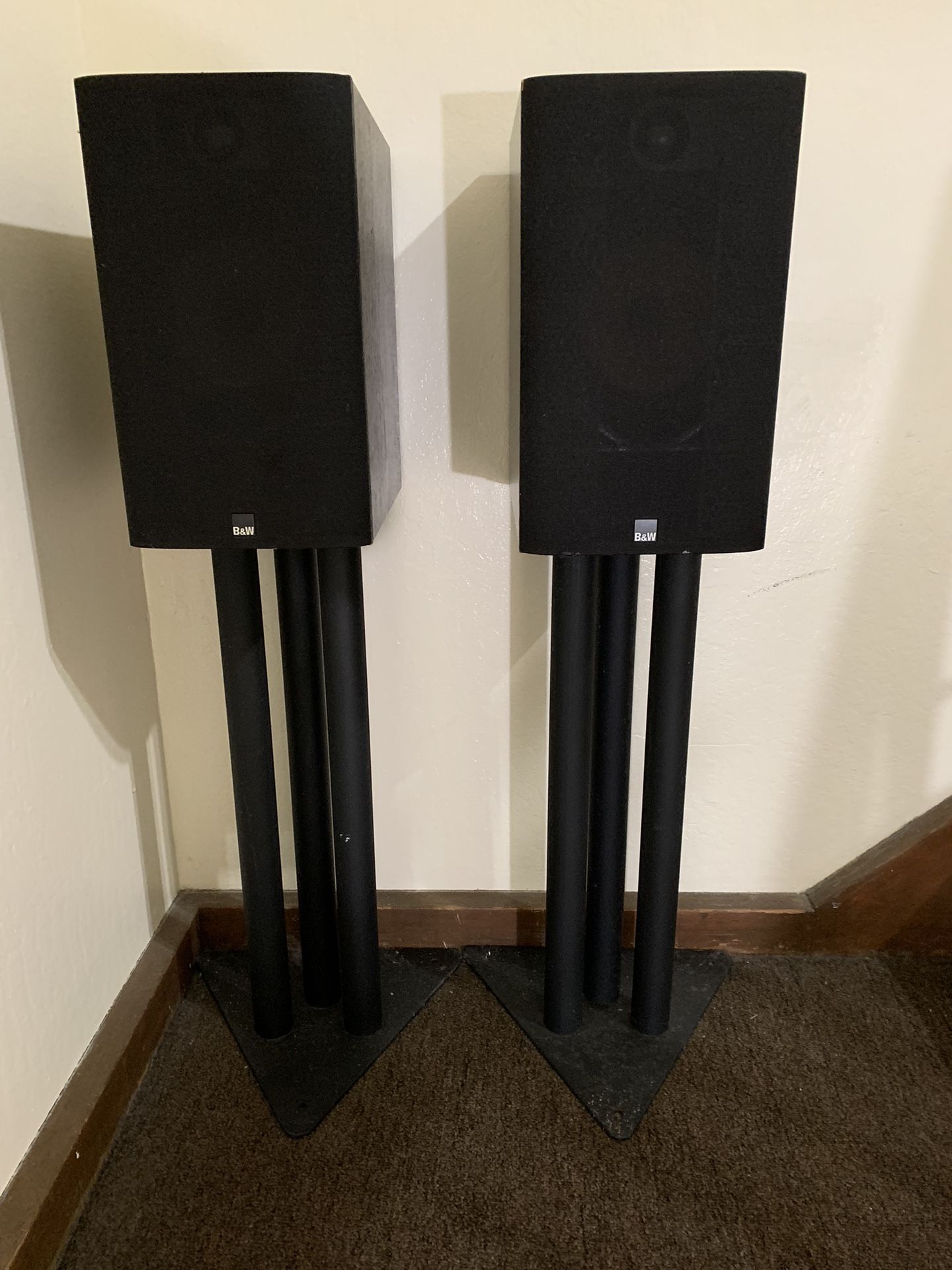 Bowers & Wilkins Speaker & Stand Set