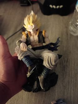 Dragon ballz statue