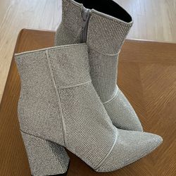 New Women Boots, Size 7