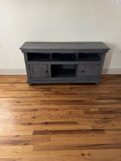 Entertainment center