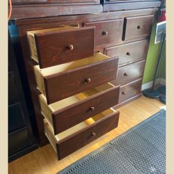 Dresser/ Nine drawers dresser