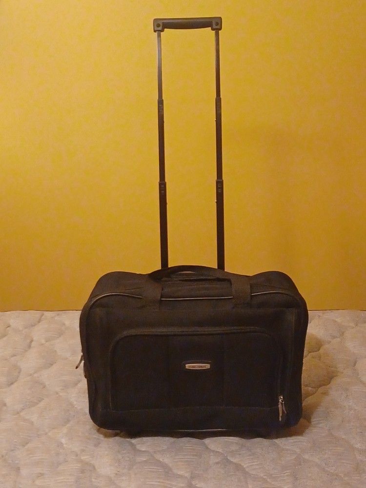 Black Concourse 17" Rolling Tote Suitcase - Chevron