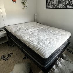 Beauty Rest Black Queen Mattress Org. $2500