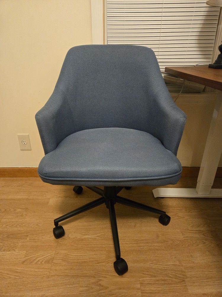 Cushioned Swivel Desk Chair