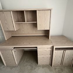 Computer Desk With Build In Storage 