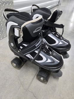 Kids Roller Skates, Boys or Girls, Adjustable Sizes 5 - 8, Light up Wheels