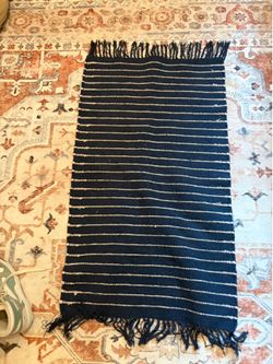 Small rug (2x4)