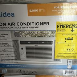 Midea  Window Air Conditioners 