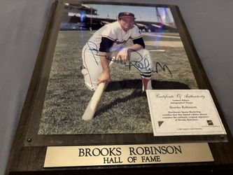Brooks Robinson Autographed Hall of Fame Plaque with COA