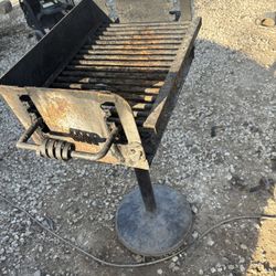 Grille A Little Rusty, But Very Good Condition