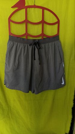 Adult NIKE SHORTS ( CAN BE USE FIR SWIMMING OR SPORTS )