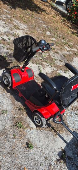 Motorized scooter