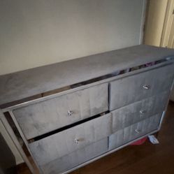 Furniture dresser