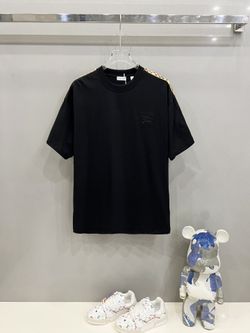 Round neck short-sleeved T-shirt