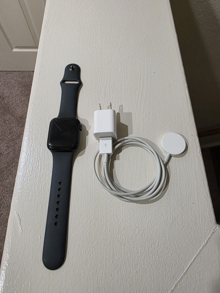 Apple Watch 9 SE (44mm)