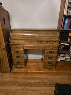 Roll top desk