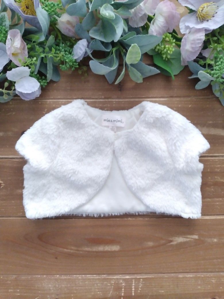 3T WHITE FAUX FUR SHORT SLEEVE SHRUG