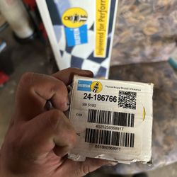 Nissan/infinity Front Struts