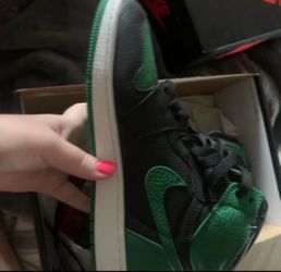 Jordan 1 pine greens size 6.5