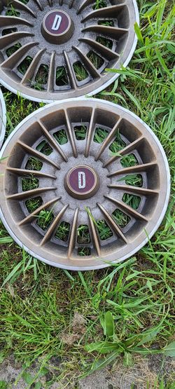 14" Datsun Hub caps