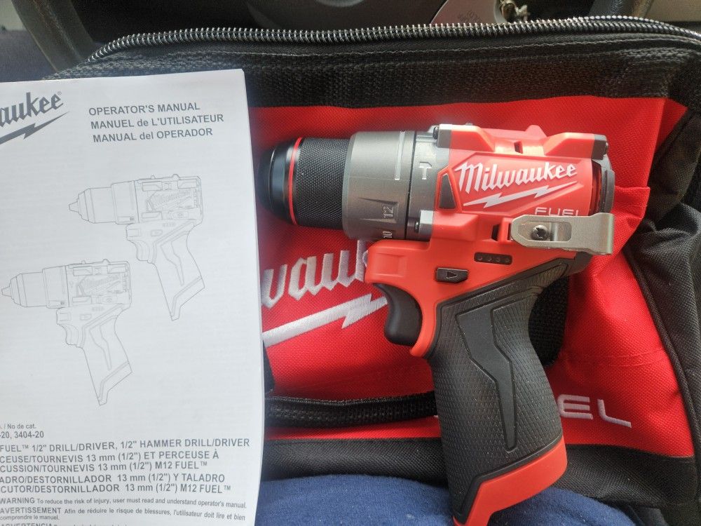 Milwakee M12 FUEL drill