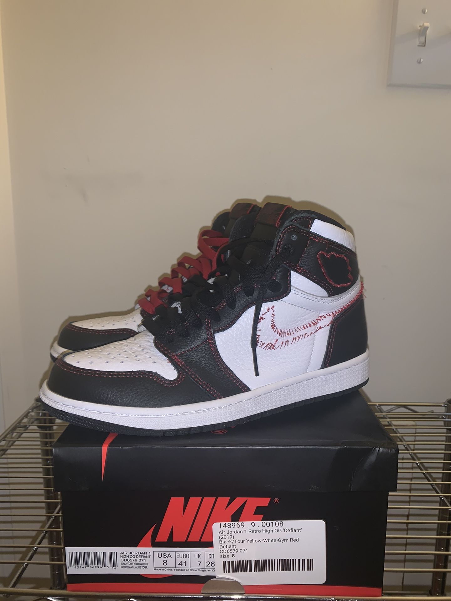 Jordan 1 Defiants Size 8