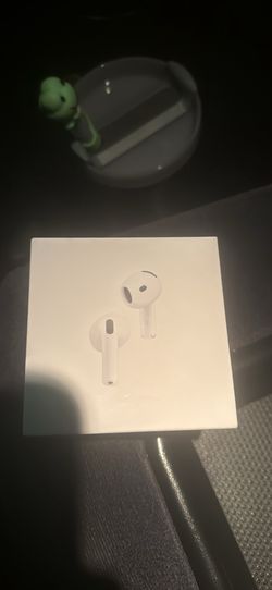 AirPods 4 W Noice Cancellation