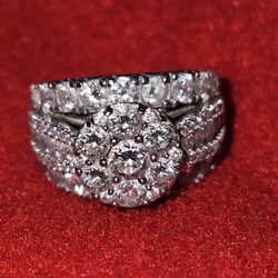 $4600!!!  Womans. 4 CT TW ROUND Cut DIAMONDS. 14k White Gold Wedding Ringt