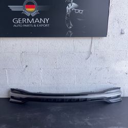 Porsche. Macan 20-25 rear center lamp