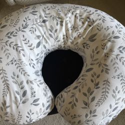 Boppy Feeding Pillow 