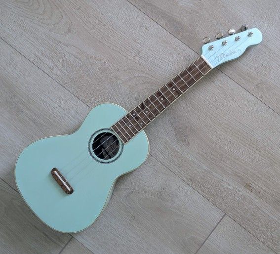 Fender Ukulele w/ Gig Bag