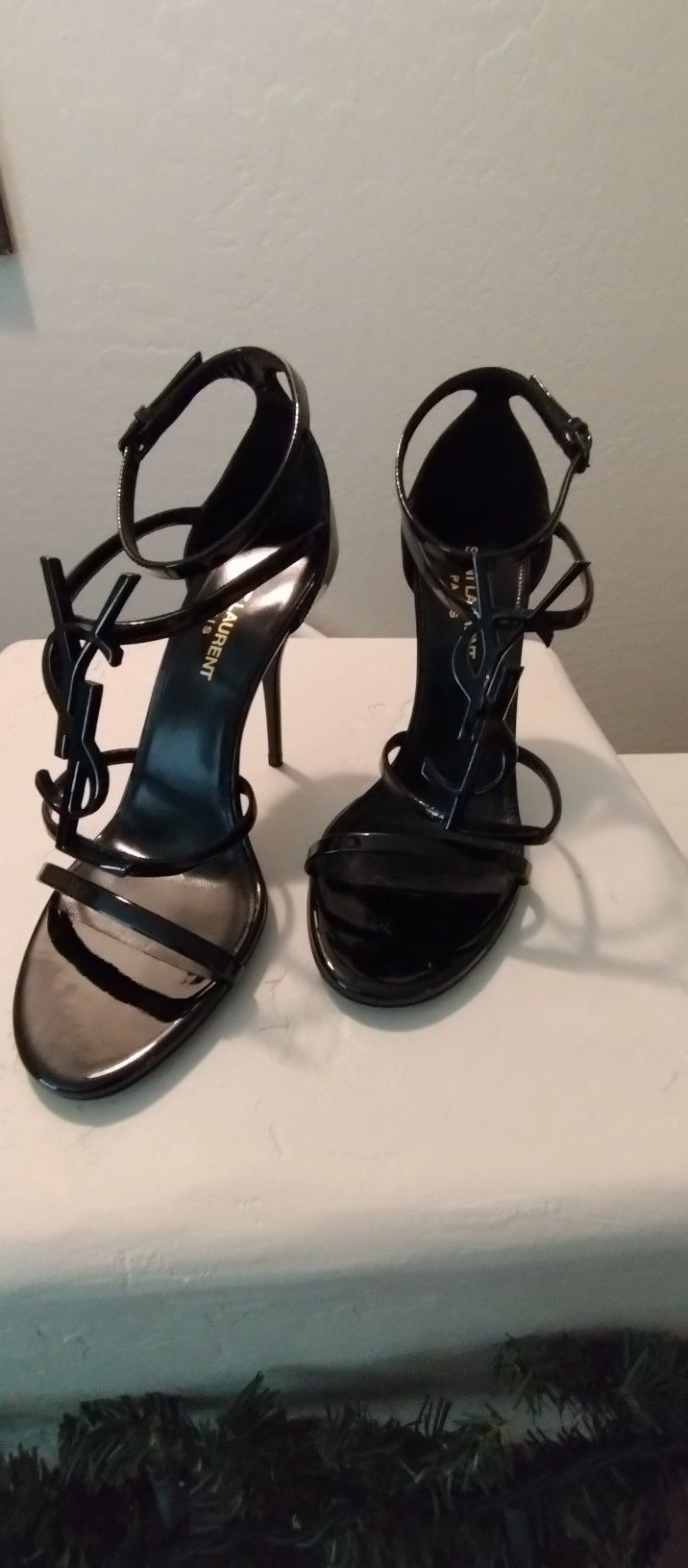 Auth St Laurent Cassandra Patent Leather Heels