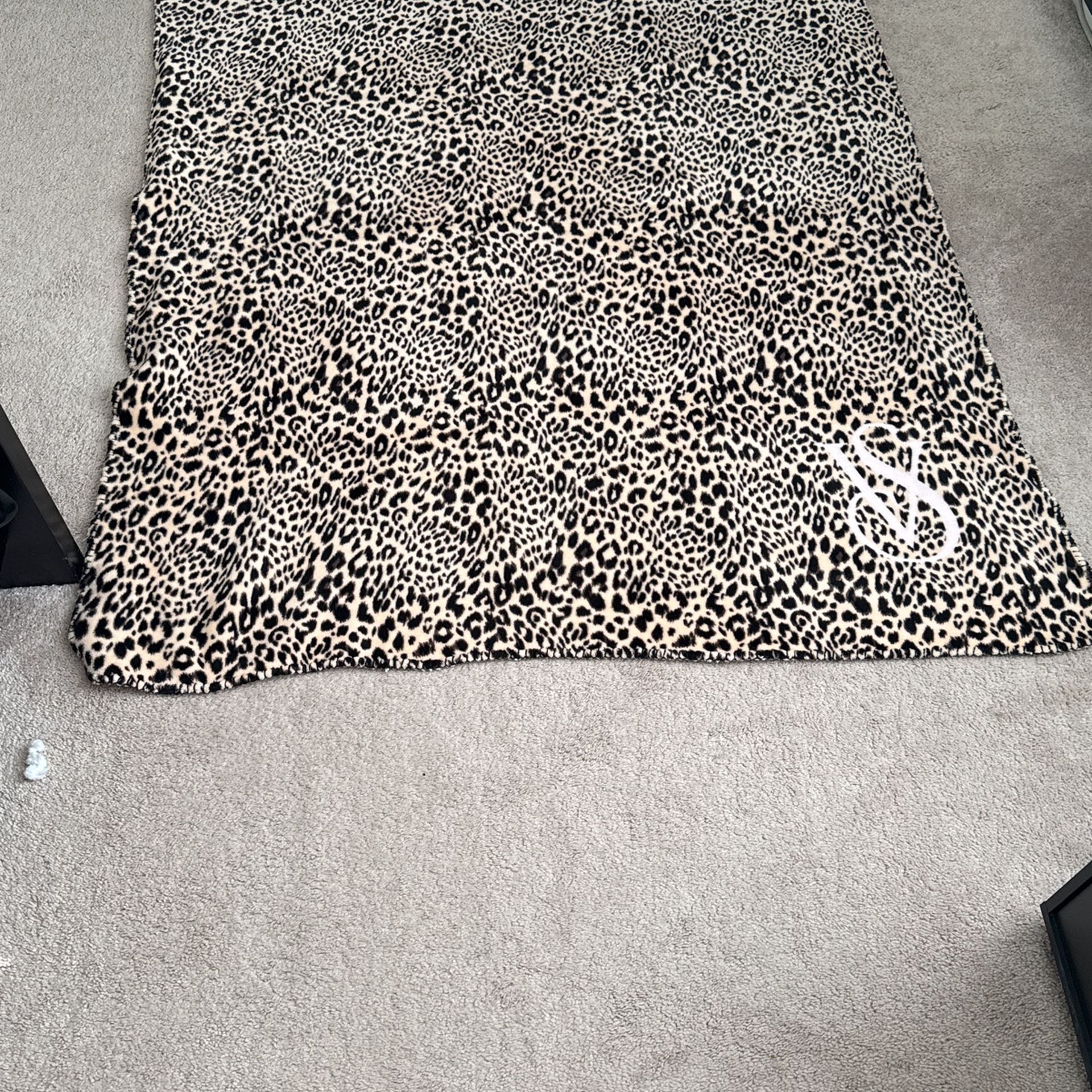 Throw Blanket VS & Pink