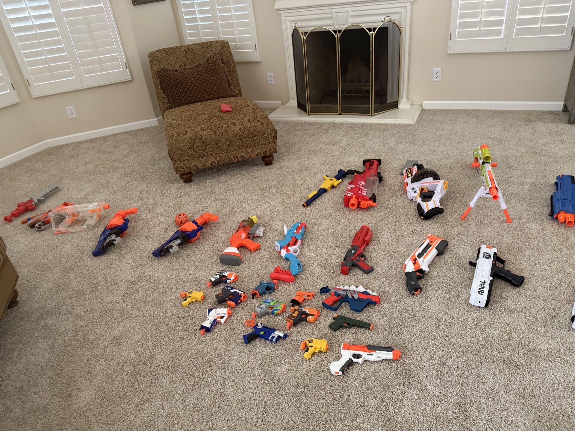 Nerf Guns With Stand