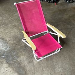 1 Pool or Beach Chair Color Pink , Manual adjustable 