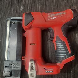 Milwaukee M12 23 Gauge Pin Nailer