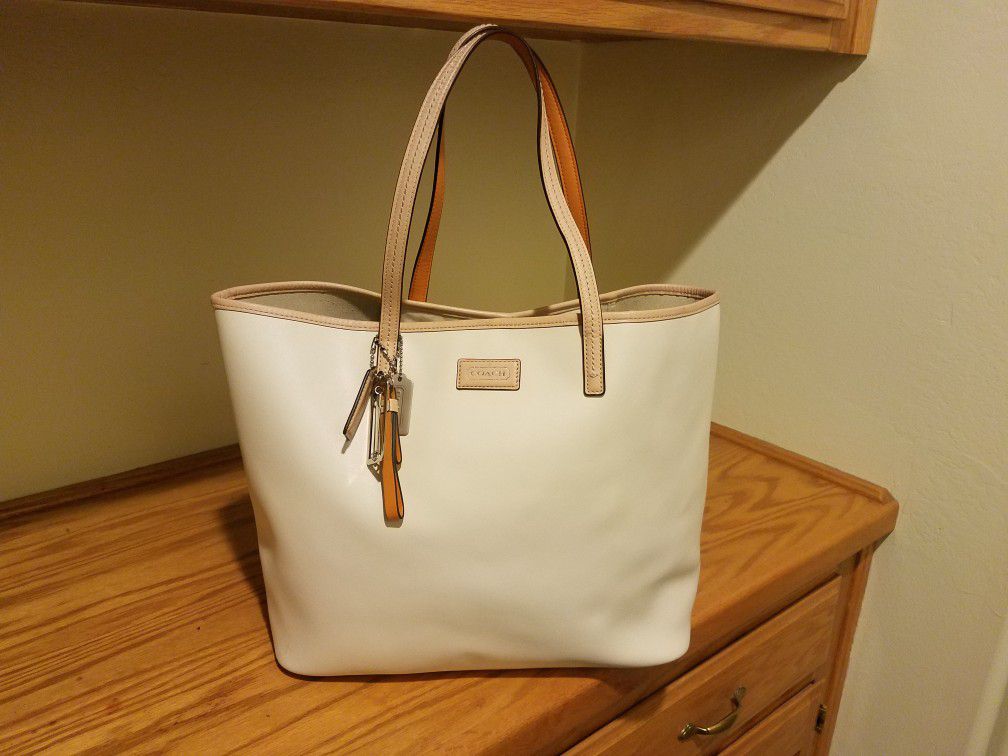 Coach Park Metro Leather tote in Silver/parchment for Sale in
