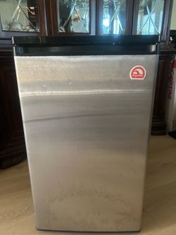 Lgloo Small Refrigerator