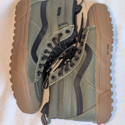 Vans Waterproof Sneaker Boots Size 7