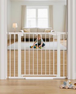 Cumbor Baby Gate 29.7-40.6"