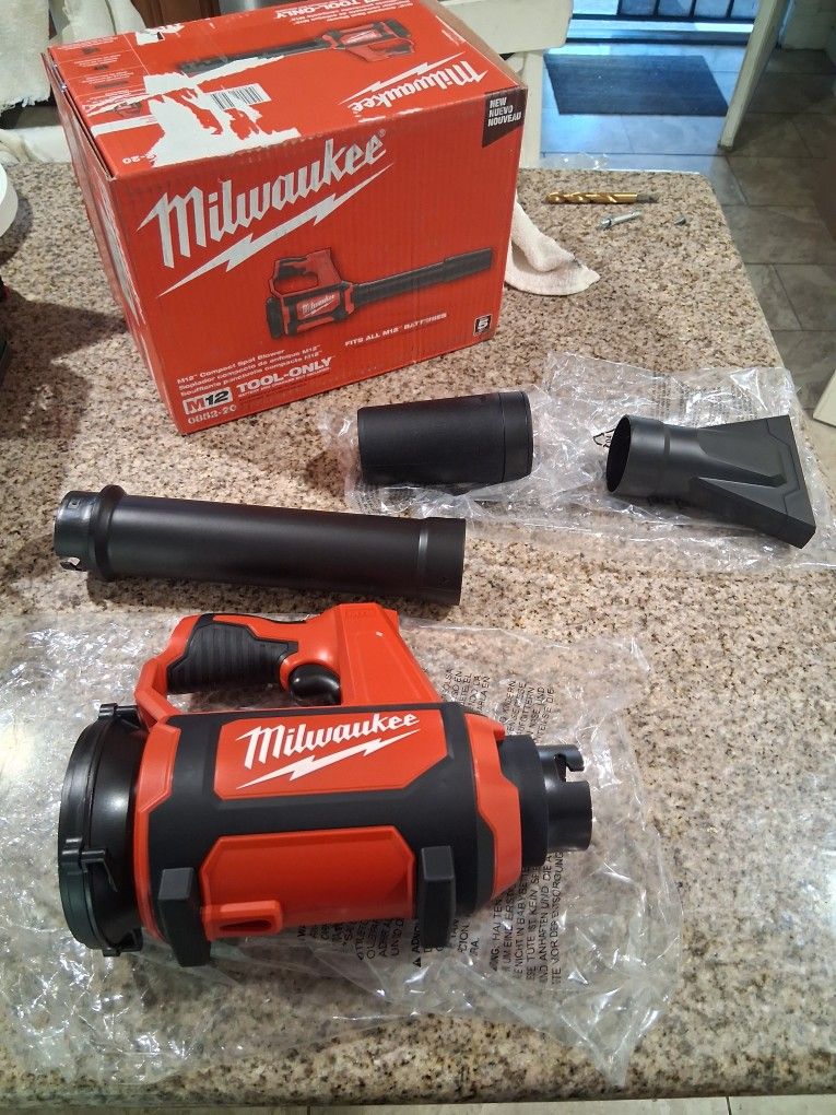 Milwaukee M12 Compact Leaf Blower Sopladora