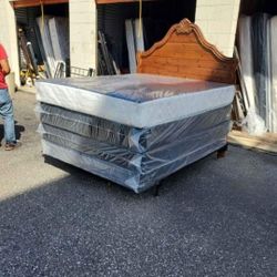 Queen box spring new can deliver