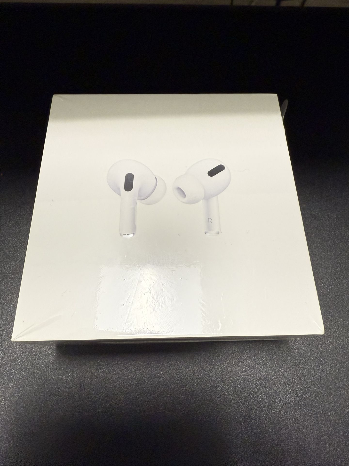 AirPods Pro (1st Generation) With MagSafe Charging Case Used