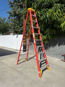 Werner 10ft Pro Series Fiberglass Step Ladder / Escalera